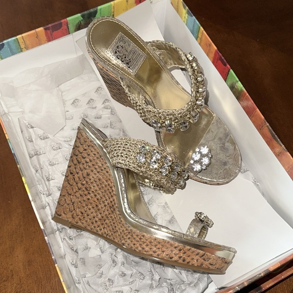 gold woven rhinestone wedges - Picture 2 of 6